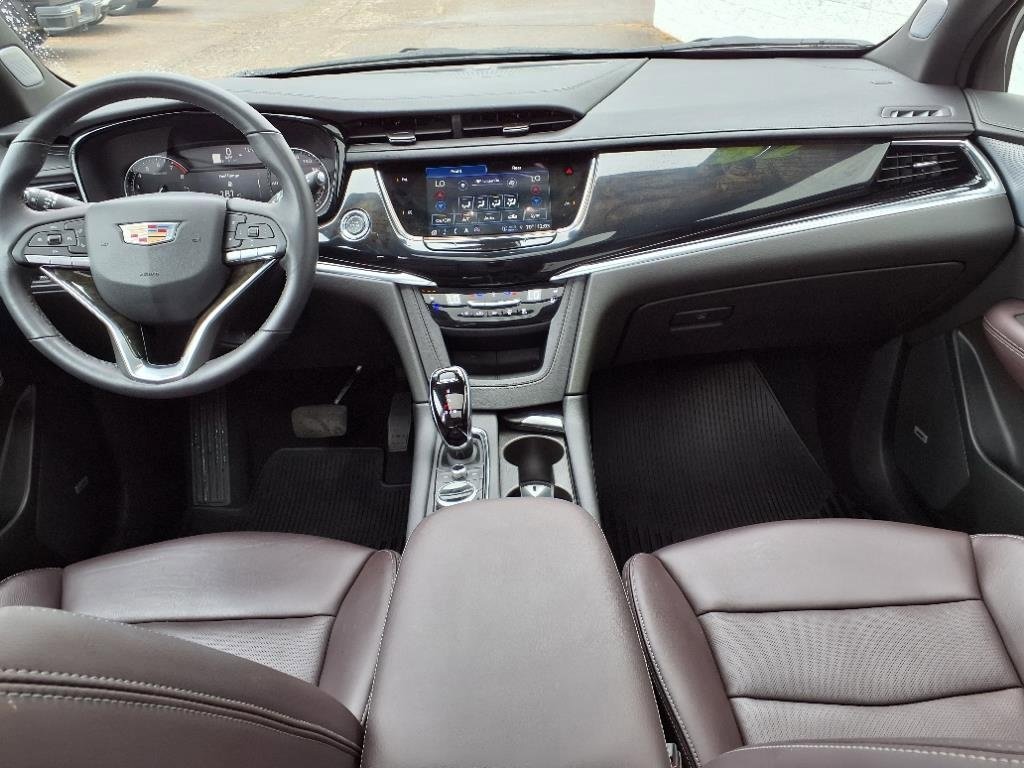 Used 2024 Cadillac XT6 Premium Luxury image 13