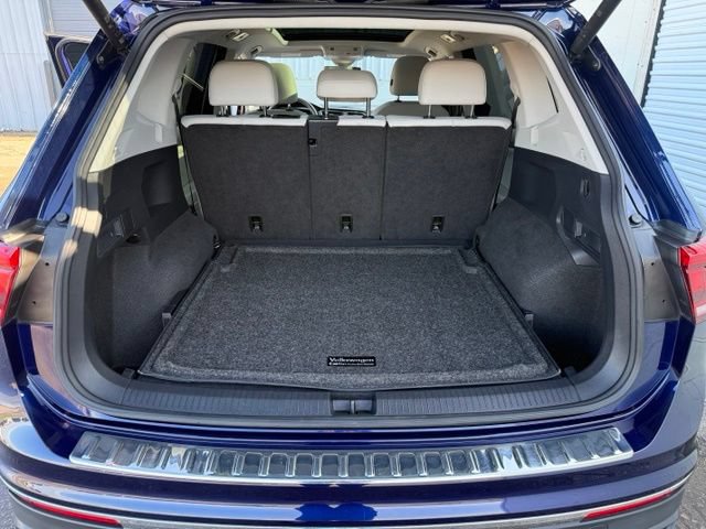 Used 2024 Volkswagen Tiguan SE w/ Panoramic Sunroof Package AWD/4WD image 24