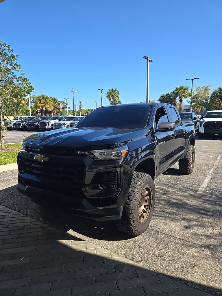 Used 2024 Chevrolet Colorado LT w/ LT Convenience Package image 4