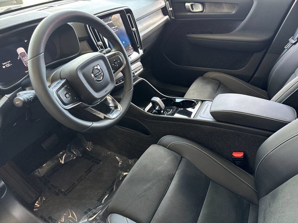 Certified 2023 Volvo C40 P8 Recharge Plus AWD/4WD image 9