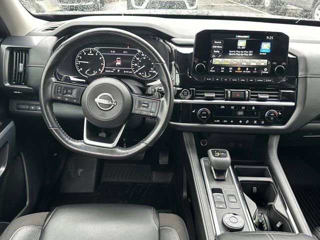 Used 2022 Nissan Pathfinder SL w/ SL Black Package image 25