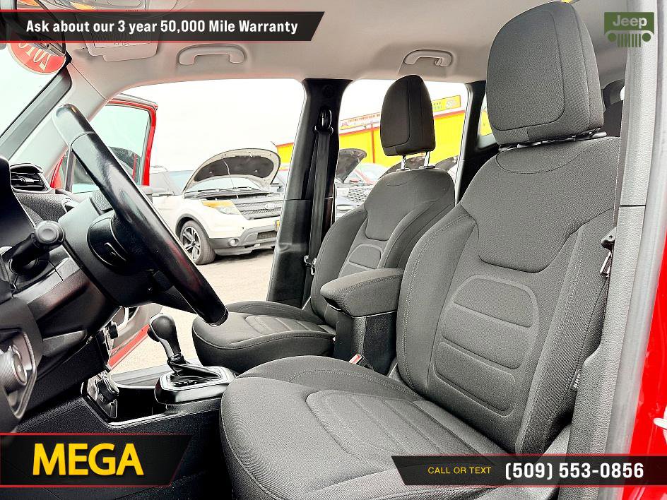 Used 2018 Jeep Renegade Latitude w/ Cold Weather Group image 15