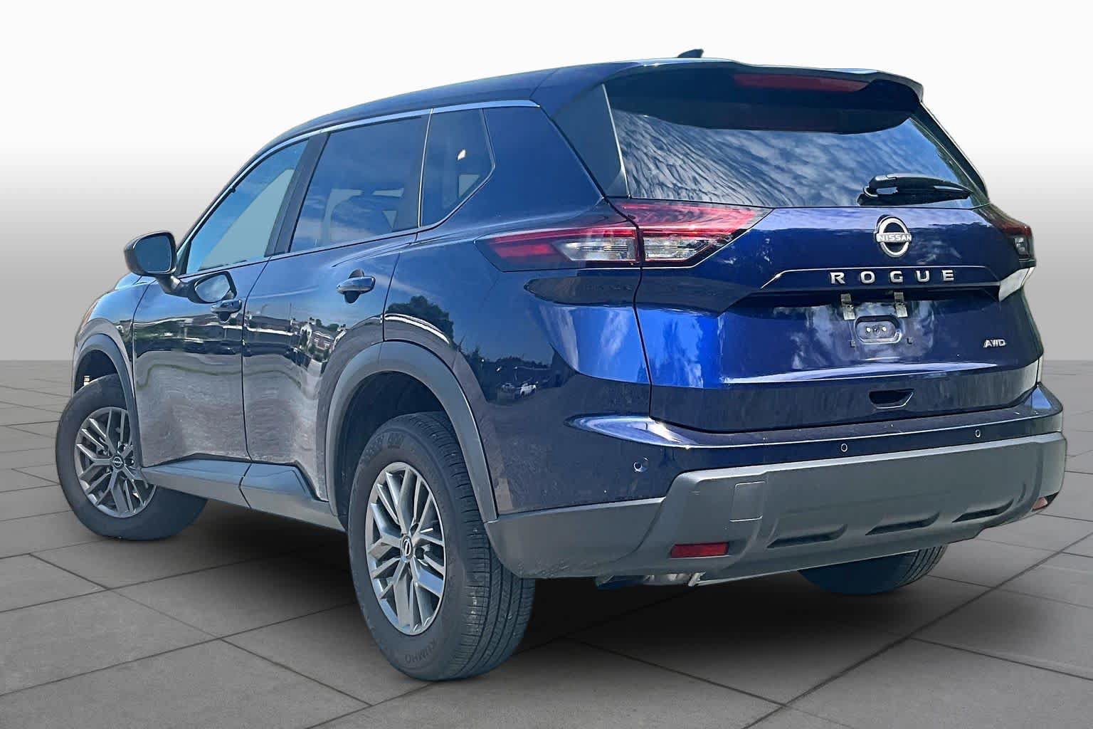 Used 2026 Nissan Rogue SV AWD/4WD image 12