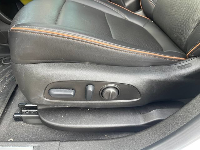 Used 2023 GMC Acadia AT4 w/ Technology Package AWD/4WD image 5
