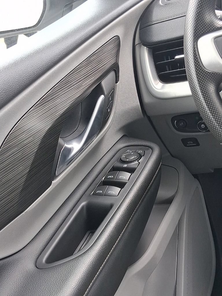 Used 2024 GMC Terrain SLE FWD image 12