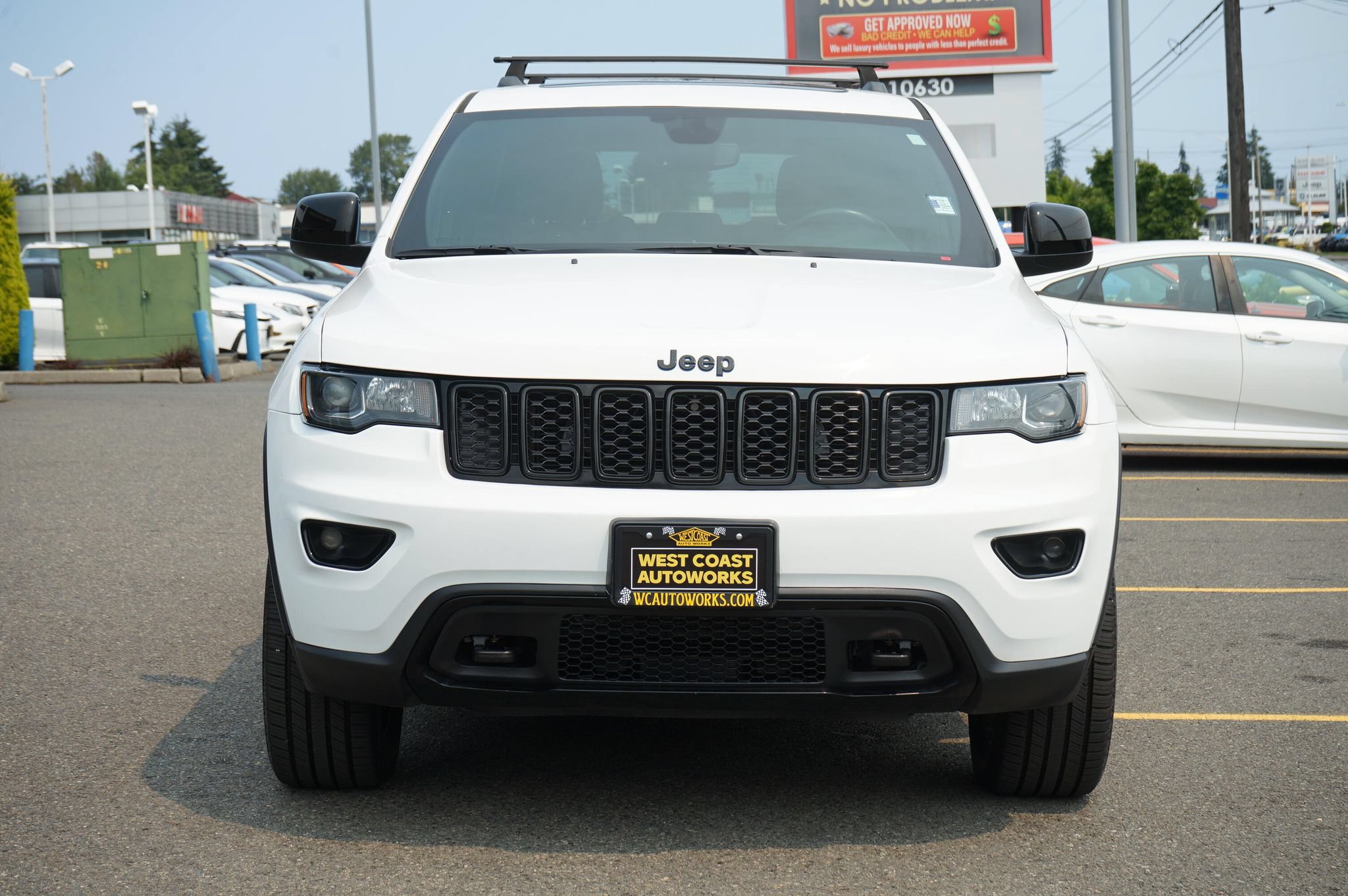 Used 2019 Jeep Grand Cherokee Laredo AWD/4WD image 8