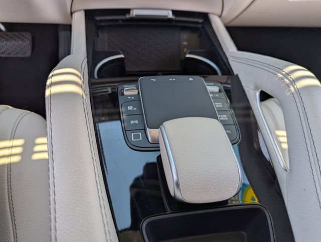 Used 2025 Mercedes-Benz GLE 450e 4MATIC image 26