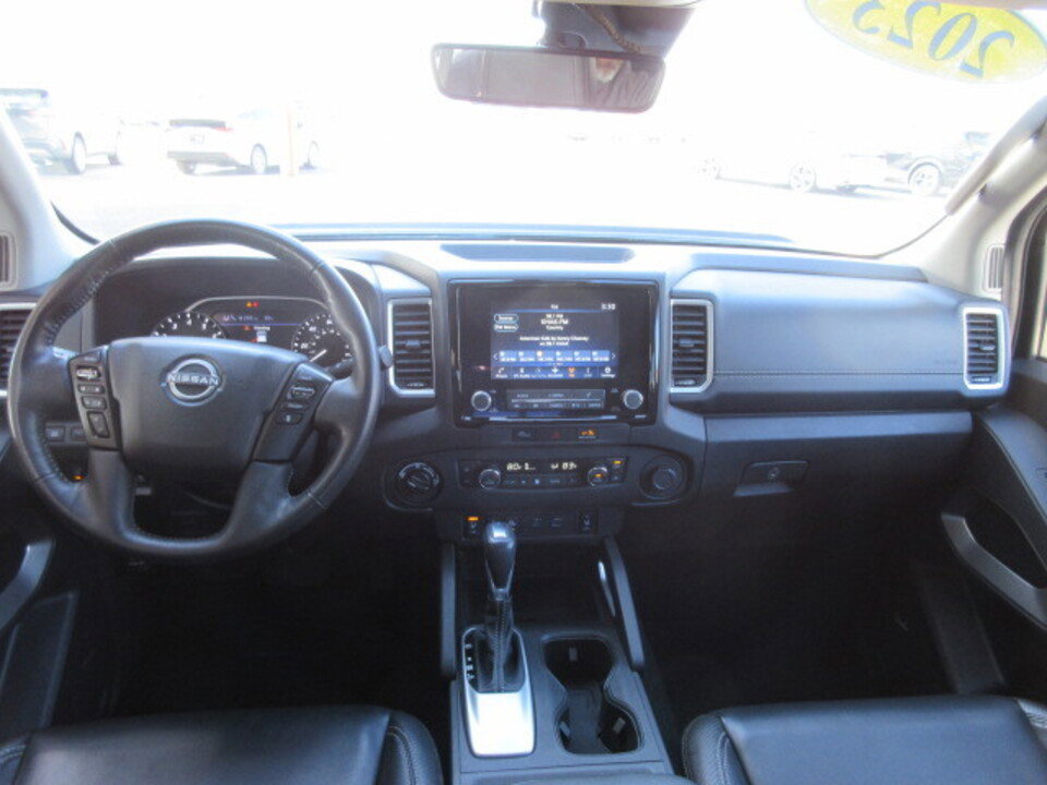 Used 2023 Nissan Frontier SV w/ SV Premium Package image 12