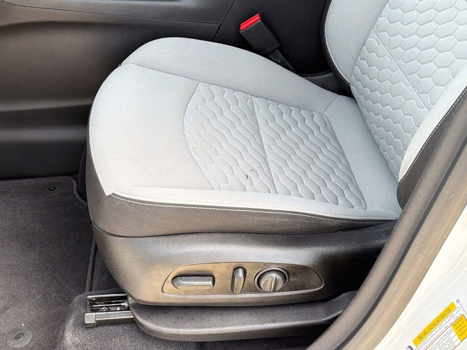 Used 2021 Chevrolet Equinox LS w/ LS Convenience Package image 14