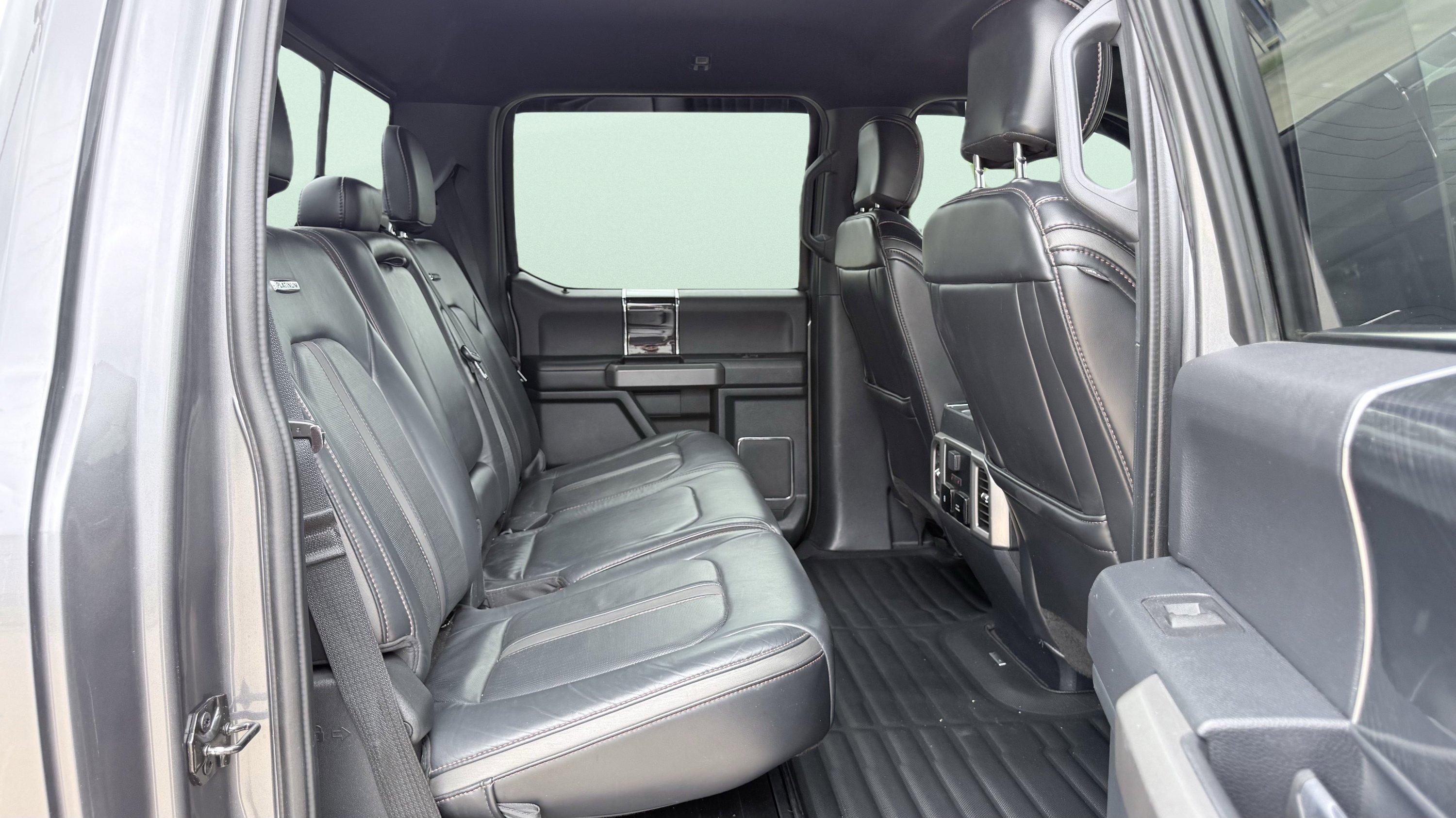 Used 2022 Ford F250 Platinum AWD/4WD image 38