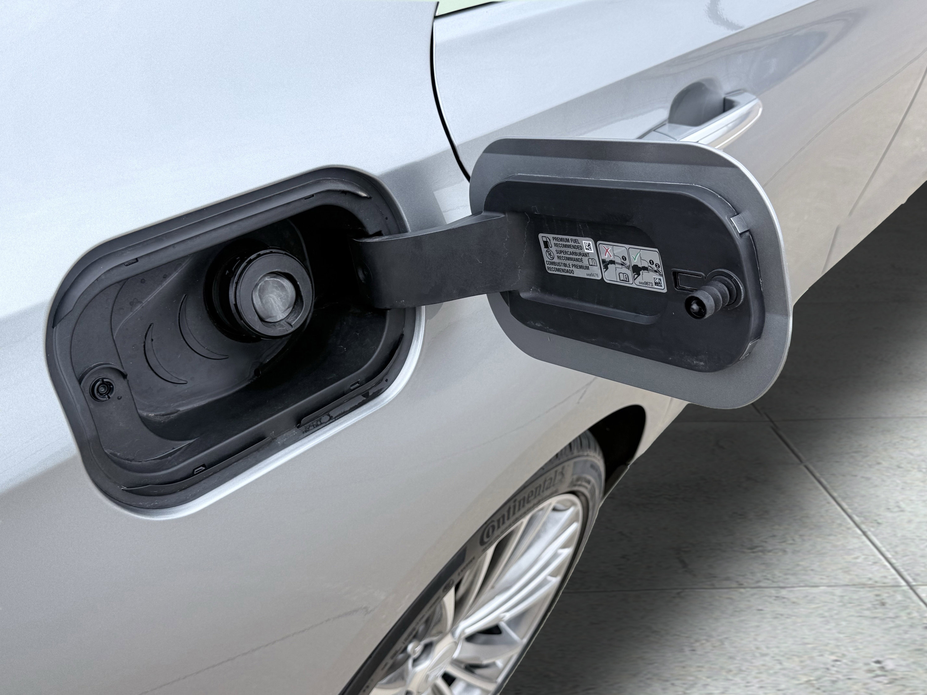 Used 2025 Cadillac CT4 Premium Luxury image 11