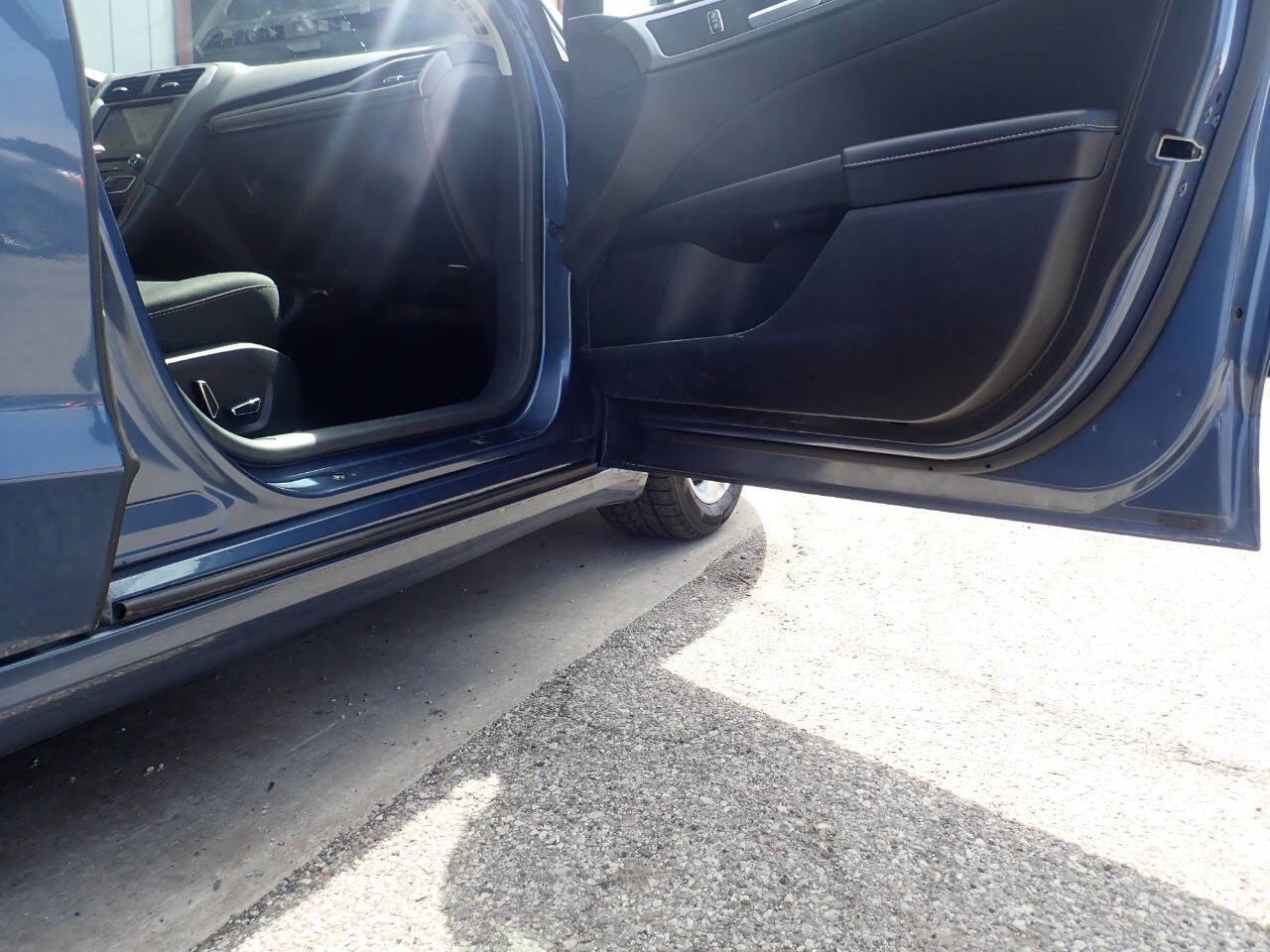 Used 2018 Ford Fusion SE w/ Fusion SE Technology Package image 27