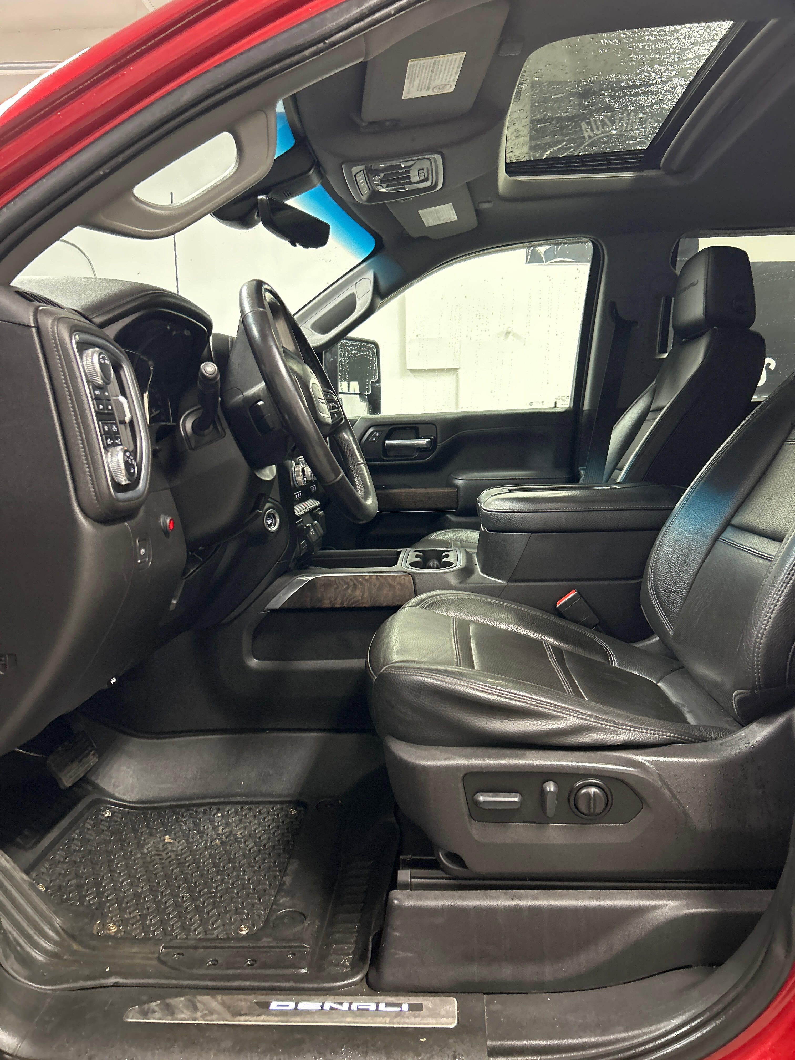 Used 2022 GMC Sierra 3500 Denali w/ Denali Ultimate Package image 8
