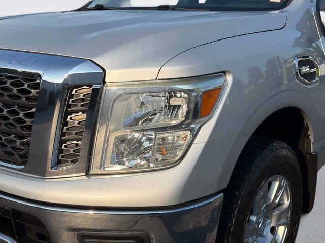 Used 2017 Nissan Titan SV RWD image 9