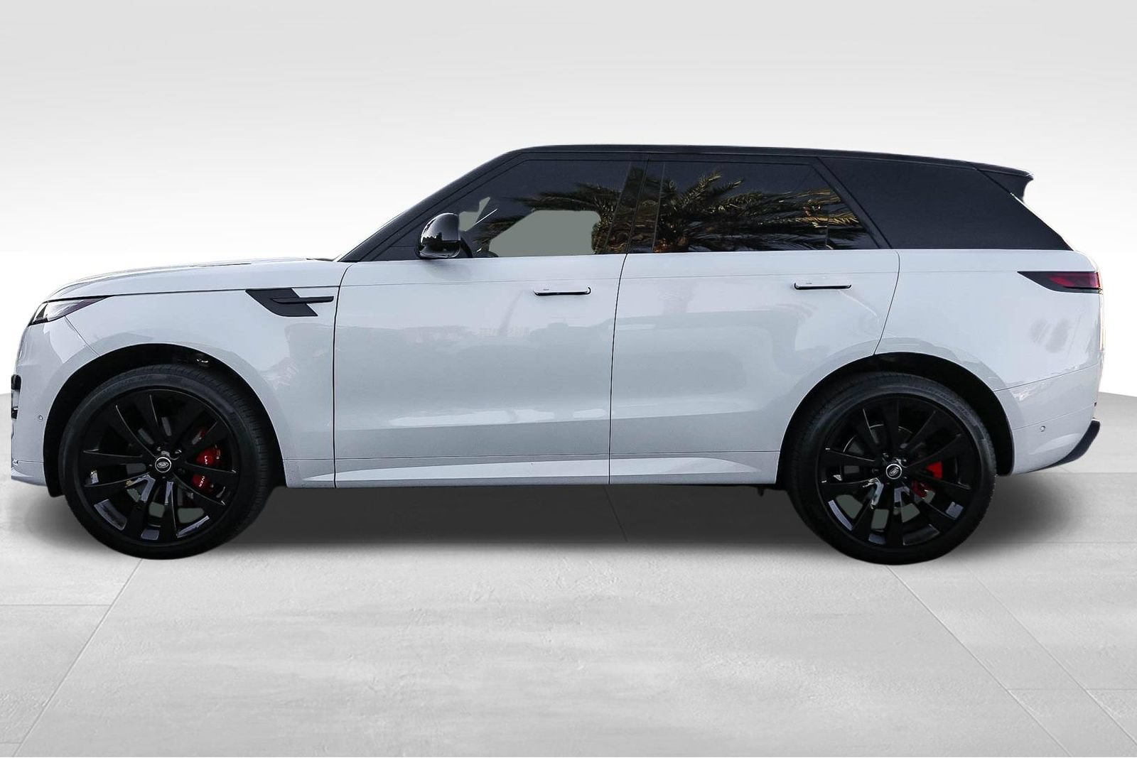 Used 2025 Land Rover Range Rover Sport Dynamic SE AWD/4WD image 8