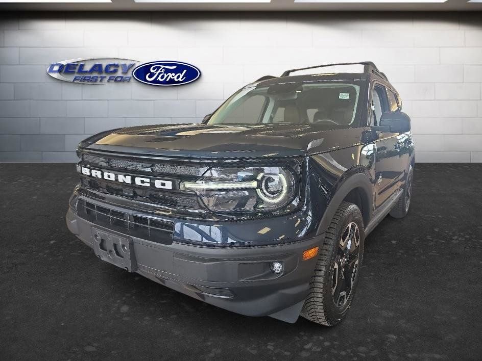 Used 2023 Ford Bronco Sport Outer Banks AWD/4WD image 1