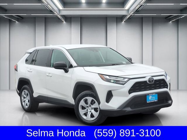 Used 2024 Toyota RAV4 LE video 1