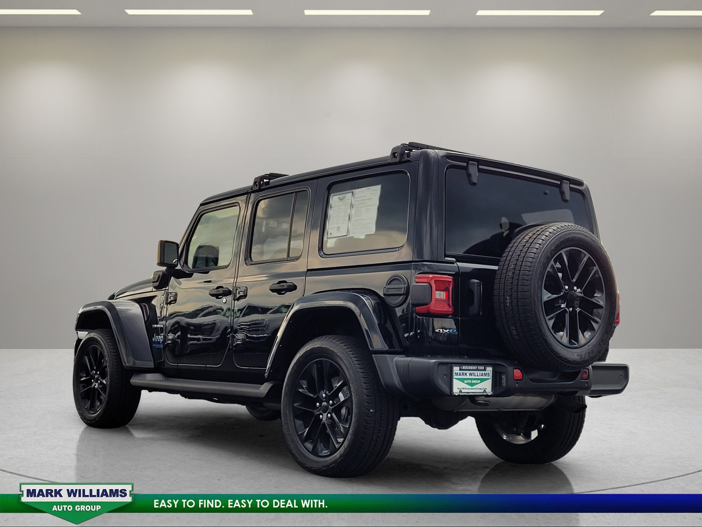 Used 2021 Jeep Wrangler Unlimited Sahara w/ Cold Weather Group AWD/4WD image 6