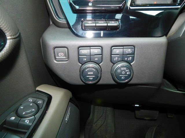 Used 2023 Chevrolet Silverado 1500 ZR2 w/ Technology Package image 30