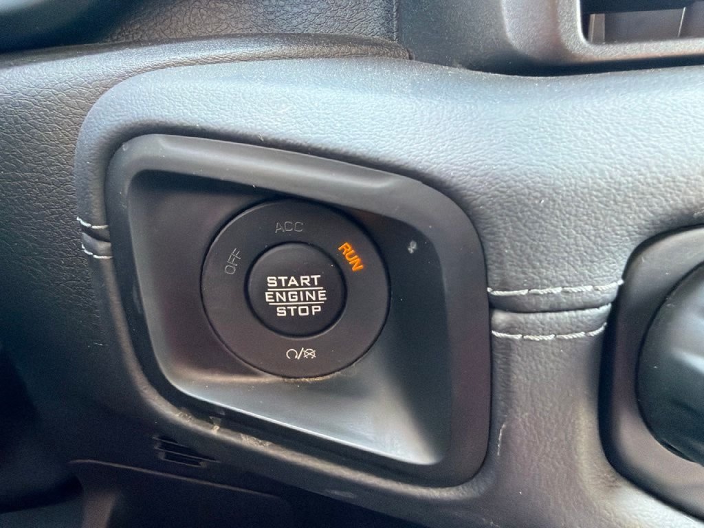 Used 2025 Jeep Wrangler Unlimited Sahara AWD/4WD image 27