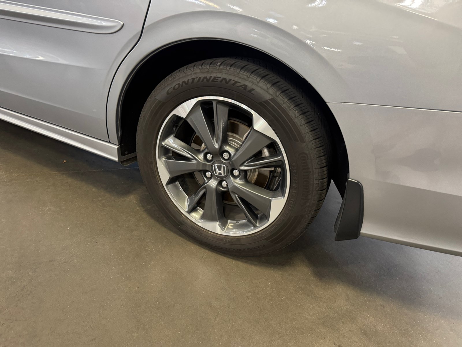 Used 2023 Honda Odyssey Elite image 26