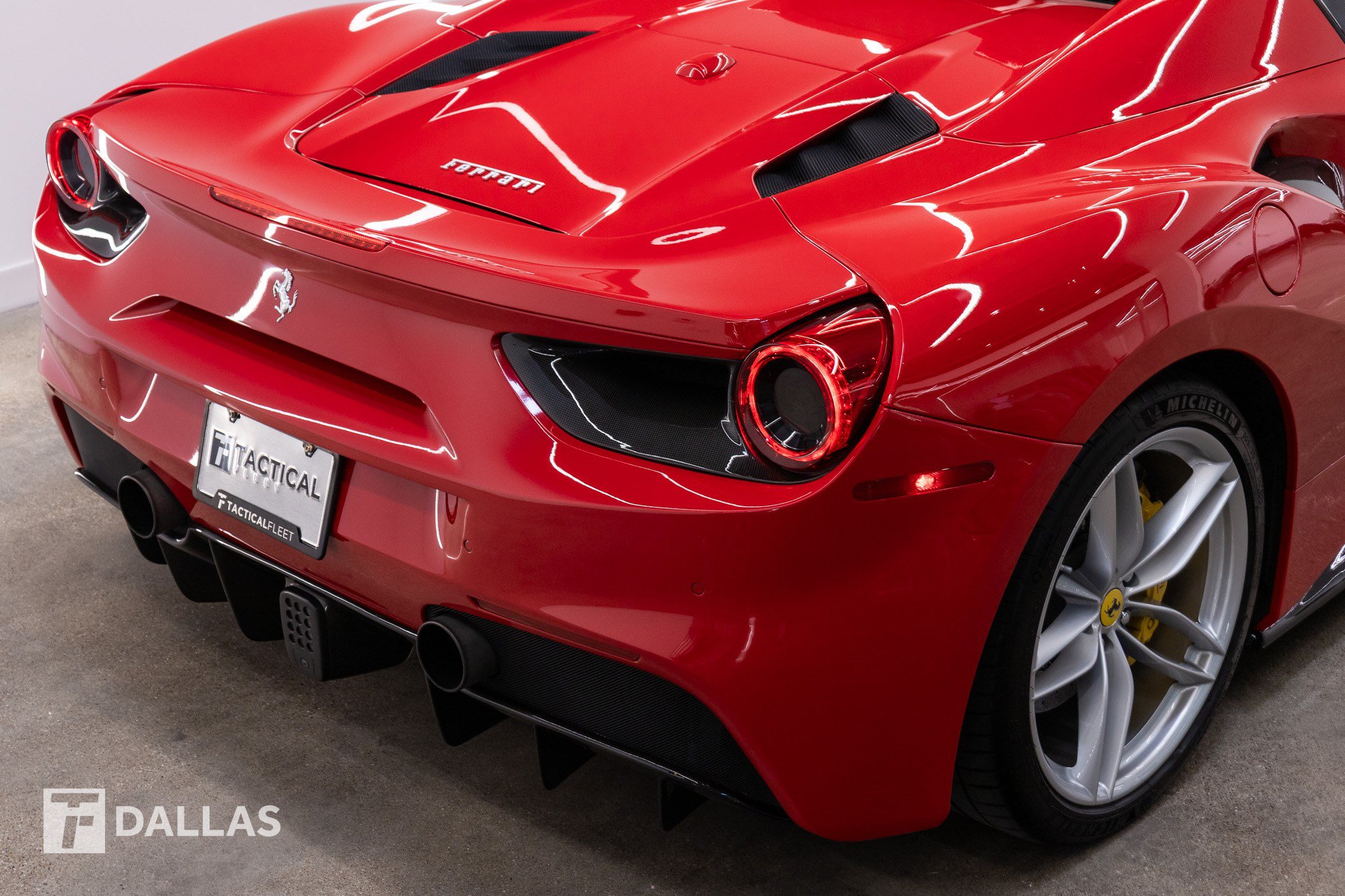 Used 2016 Ferrari 488 Spider RWD image 17