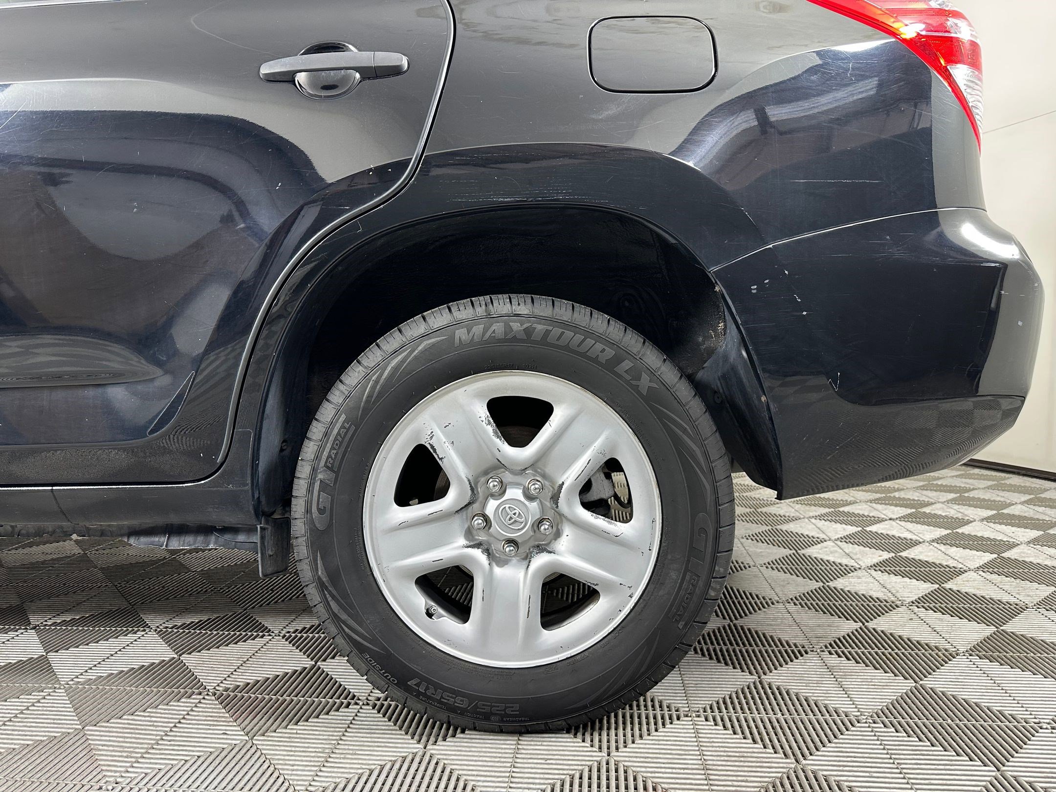 Used 2011 Toyota RAV4 2WD w/ Base L4 Extra Value Pkg image 25