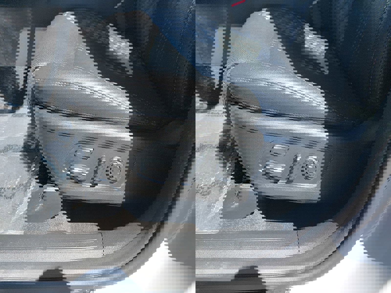 Used 2023 Kia Sorento SX image 30