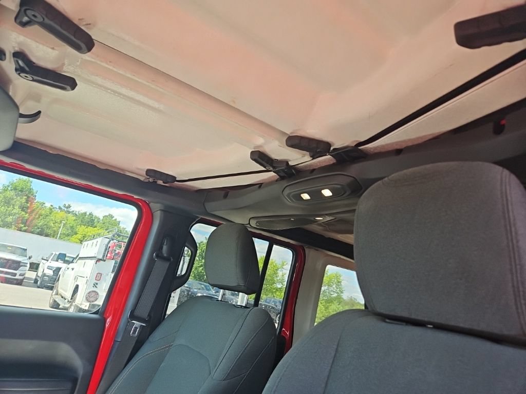Used 2024 Jeep Wrangler Unlimited Sport AWD/4WD image 16