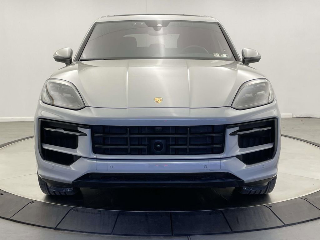 Used 2025 Porsche Cayenne S image 10