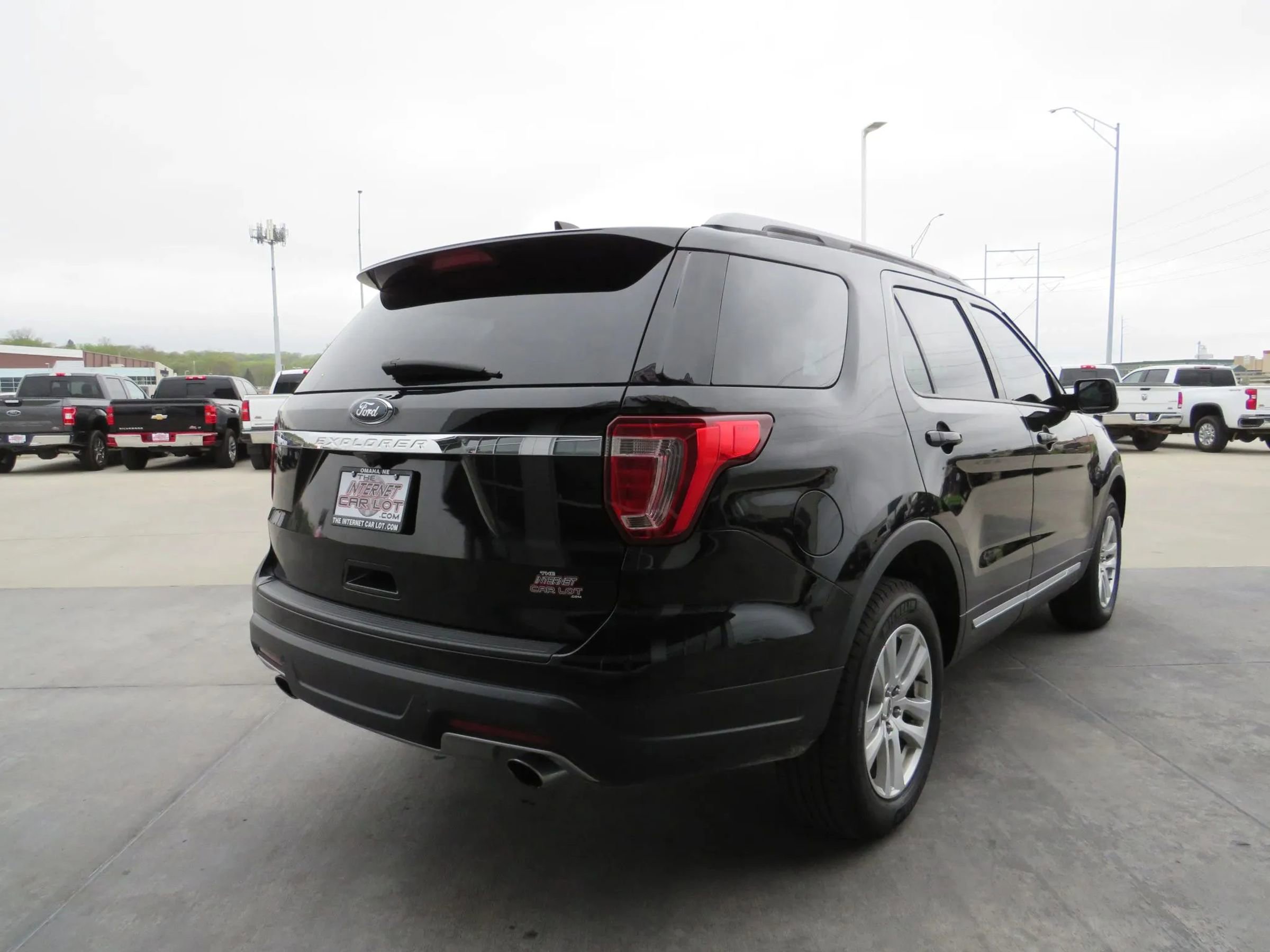 Used 2018 Ford Explorer XLT image 7
