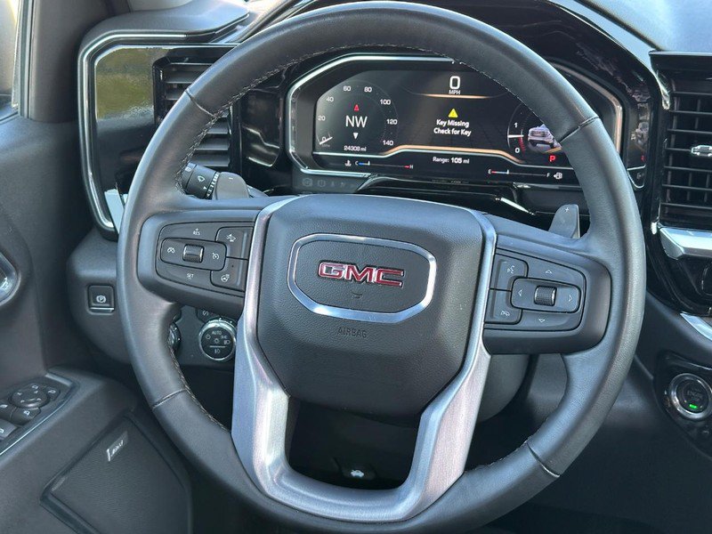 Used 2025 GMC Sierra 1500 SLT w/ SLT Convenience Package AWD/4WD image 16