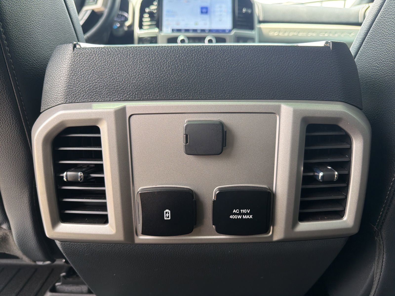 Used 2022 Ford F250 Lariat w/ Lariat Ultimate Package AWD/4WD image 27