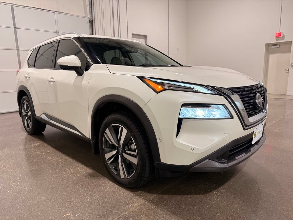 Used 2023 Nissan Rogue SL w/ SL Premium Package FWD image 3