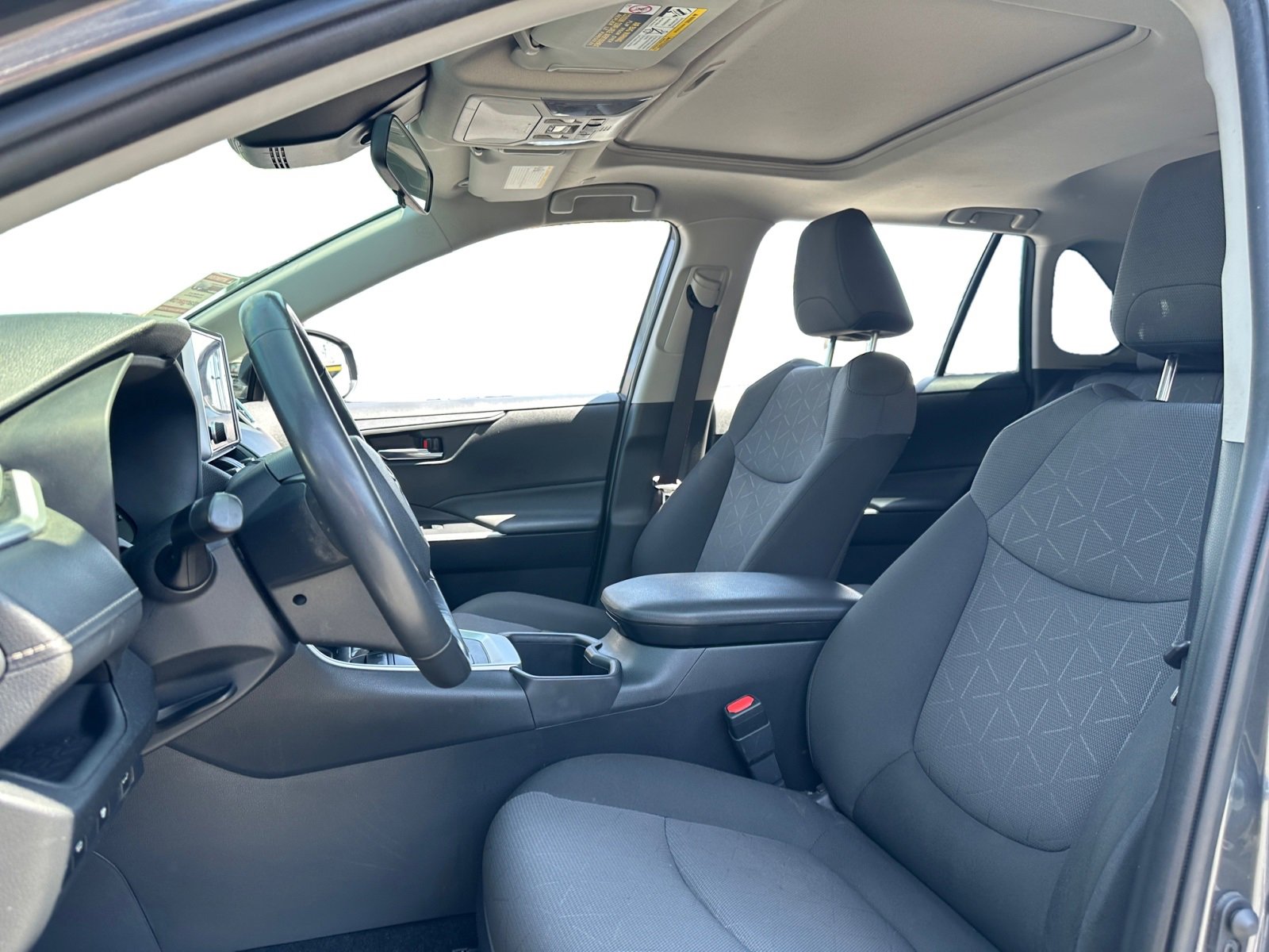 Used 2023 Toyota RAV4 XLE image 9