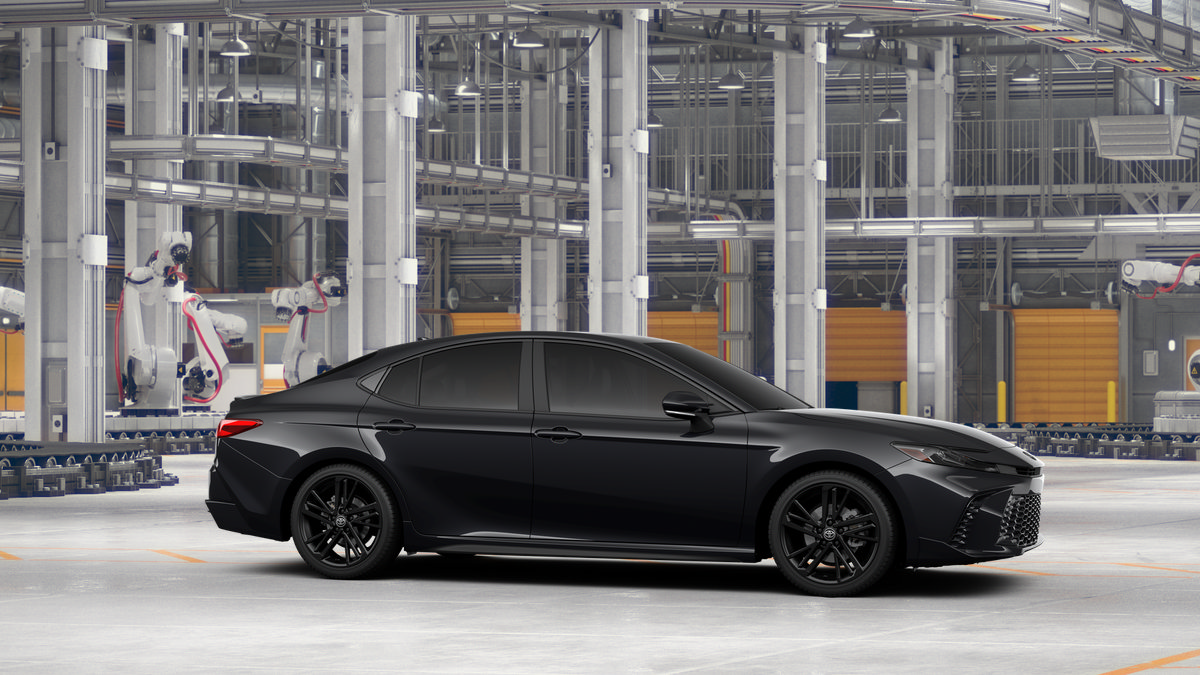 New 2026 Toyota Camry Hybrid FWD image 15