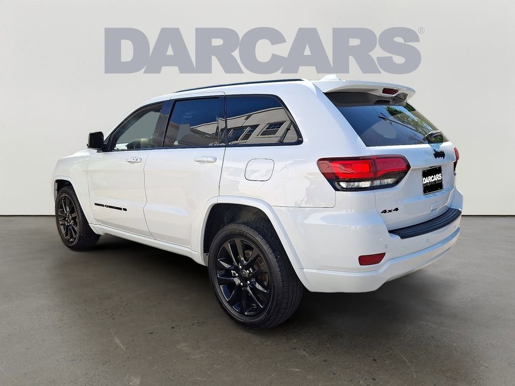 Used 2022 Jeep Grand Cherokee Laredo X AWD/4WD image 4