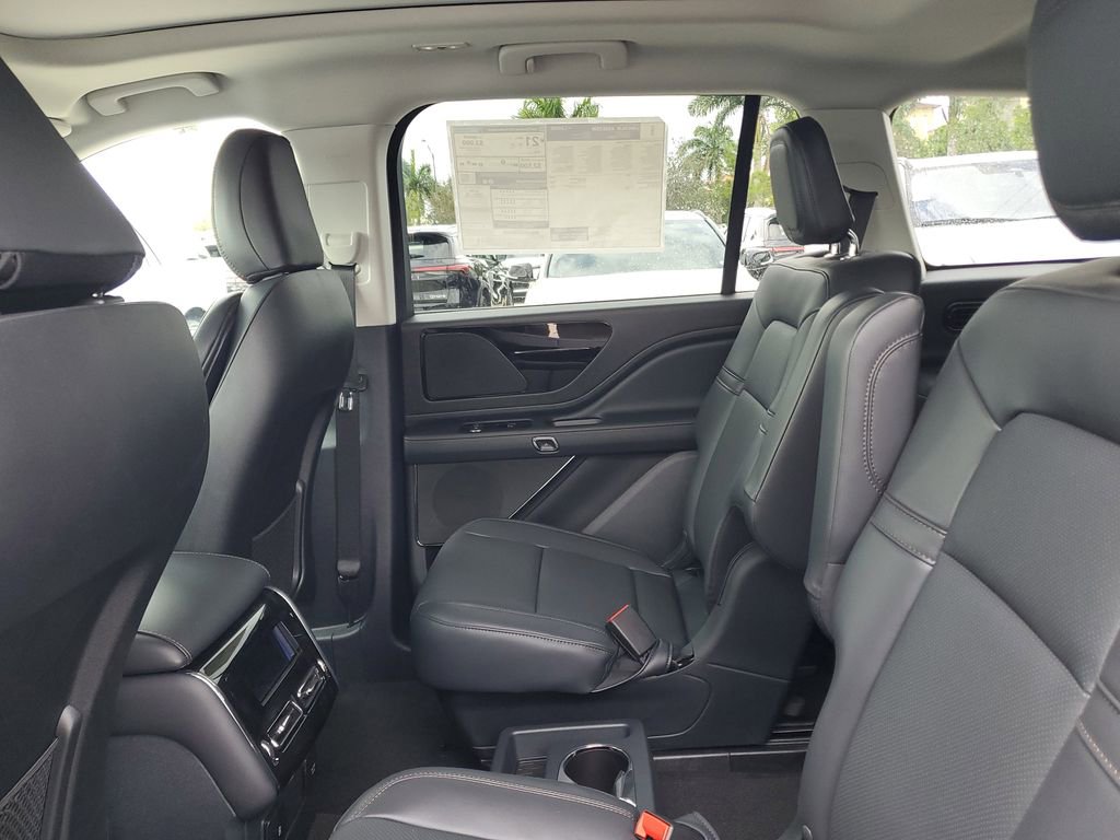 New 2025 Lincoln Aviator 2WD image 11