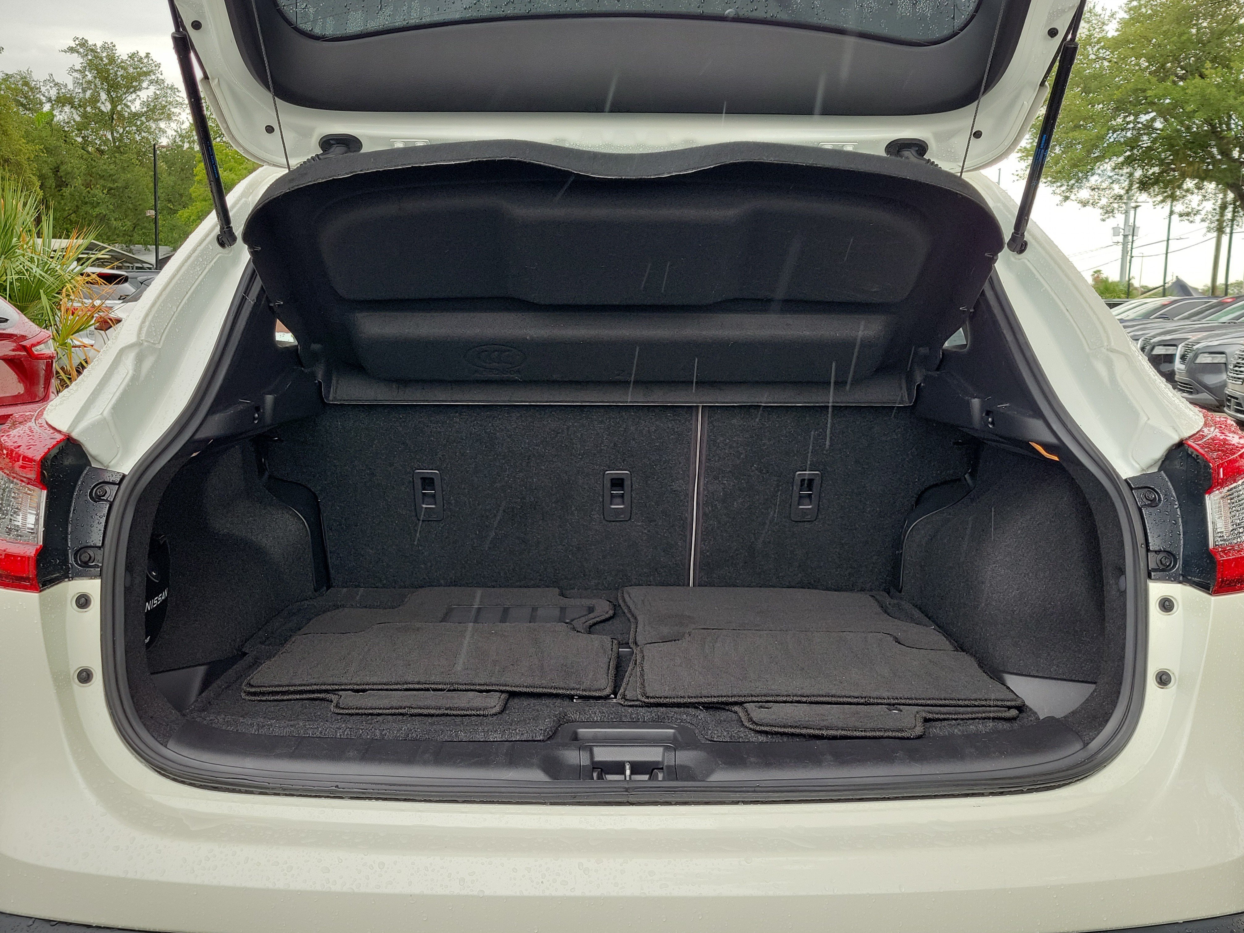 Certified 2022 Nissan Rogue Sport SL w/ Premium Package FWD image 9