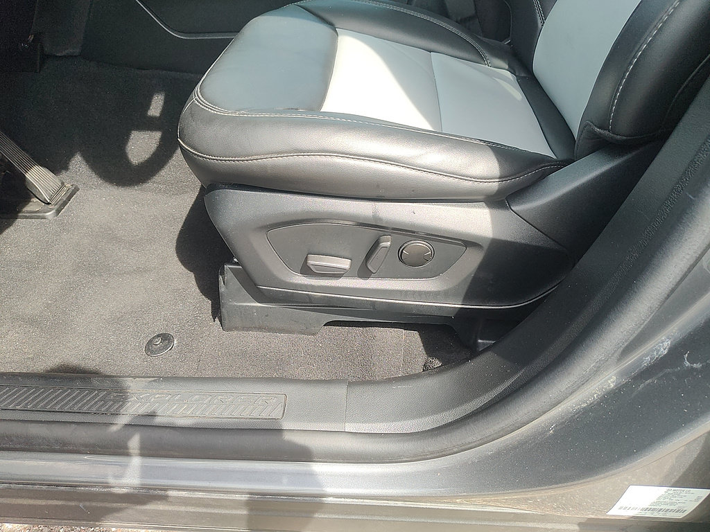 Certified 2024 Ford Explorer XLT w/ Equipment Group 202A RWD image 24