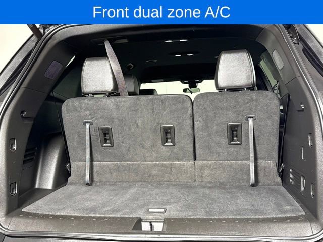 Used 2023 Chevrolet Traverse LT image 16