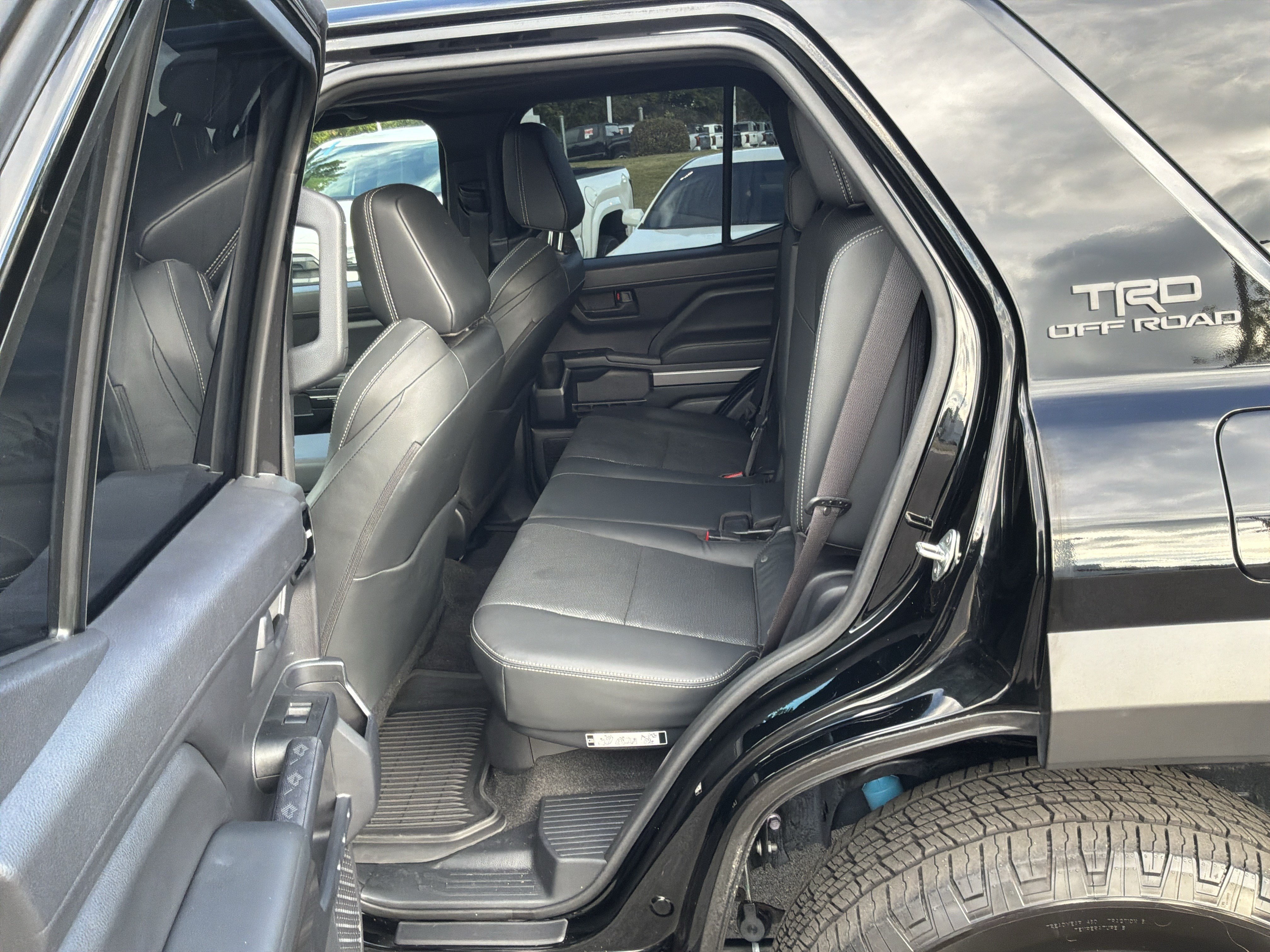 Used 2025 Toyota 4Runner TRD Off-Road Premium AWD/4WD image 31