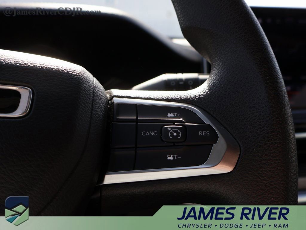 Used 2024 Jeep Compass Sport image 27