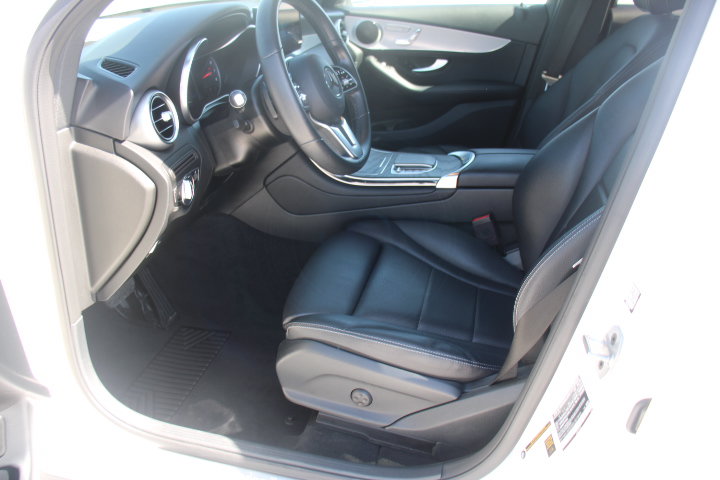 Used 2021 Mercedes-Benz GLC 300 4MATIC image 10