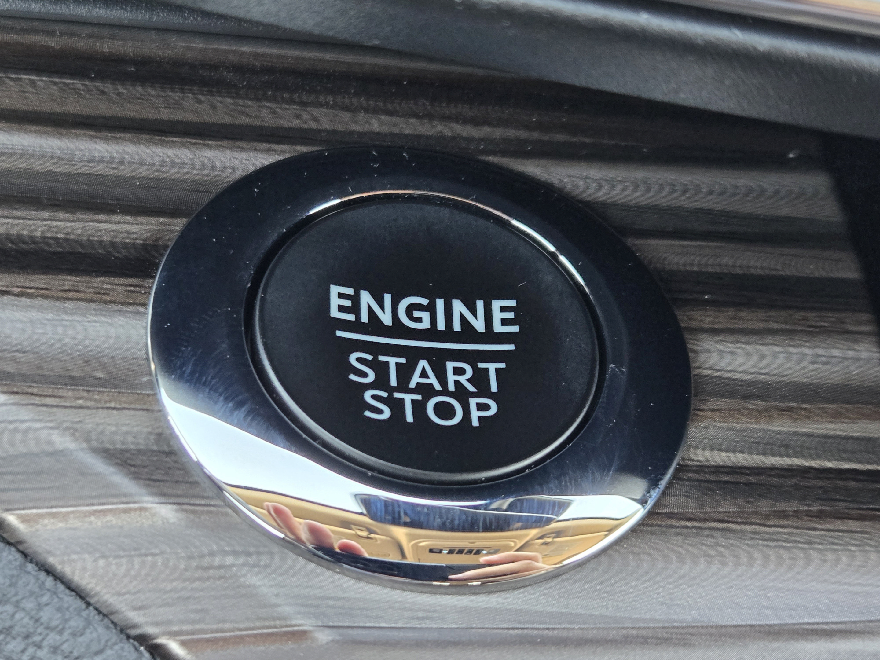 Used 2023 Ford Explorer Limited w/ Limited Technology Package RWD image 16