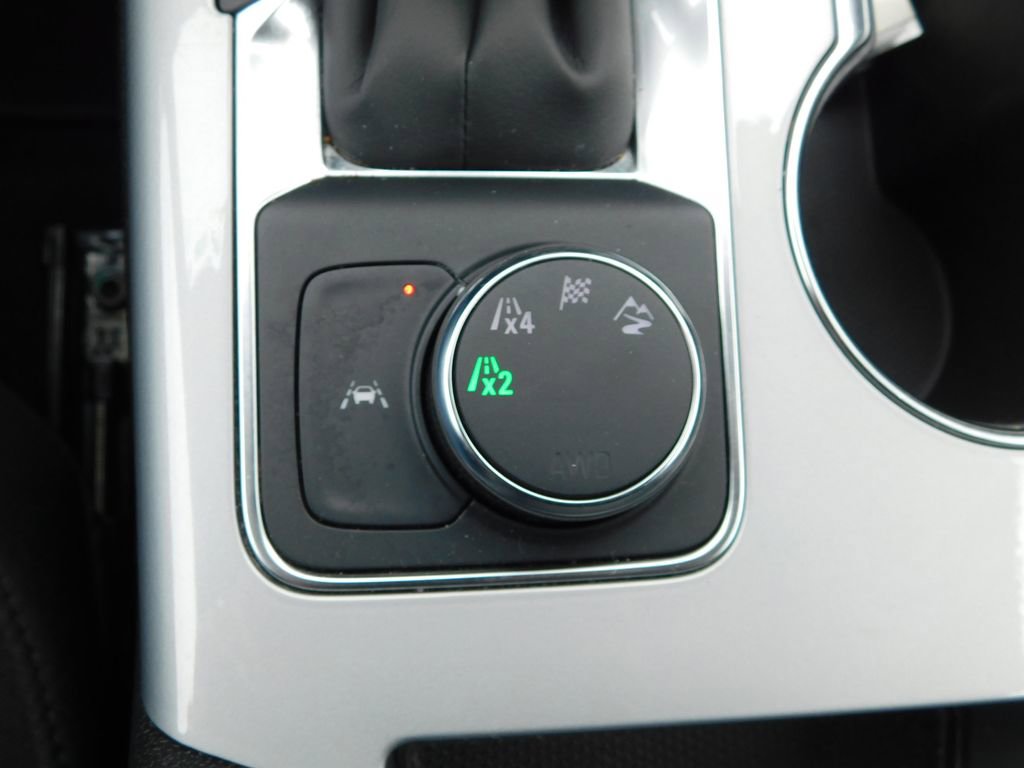 Used 2025 Chevrolet Blazer LT image 36