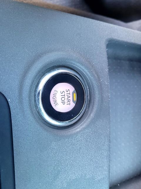 Used 2021 Nissan Frontier SV image 16