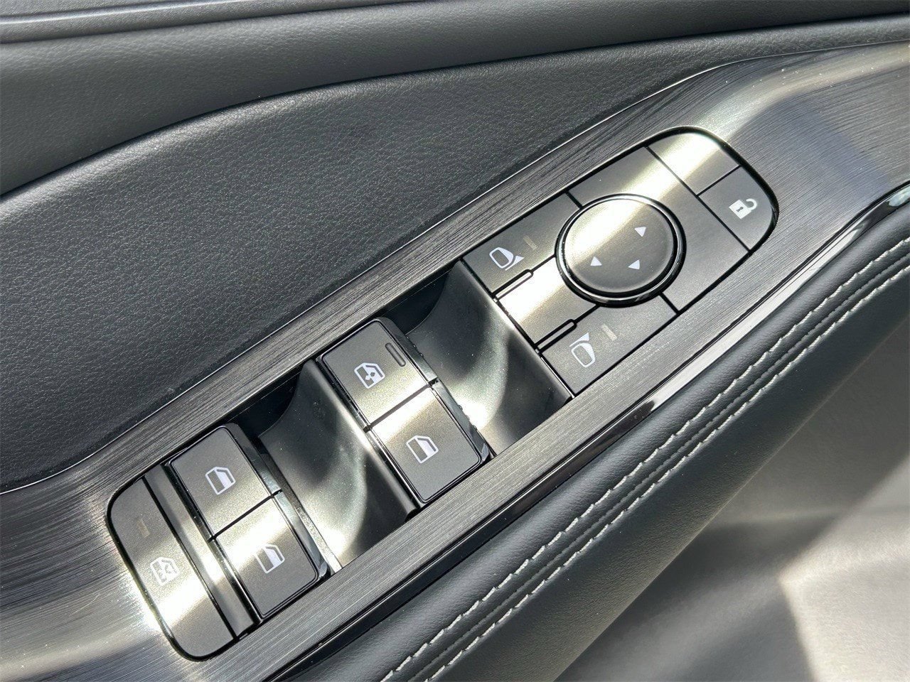New 2026 Nissan Rogue Dark Armor AWD/4WD image 27