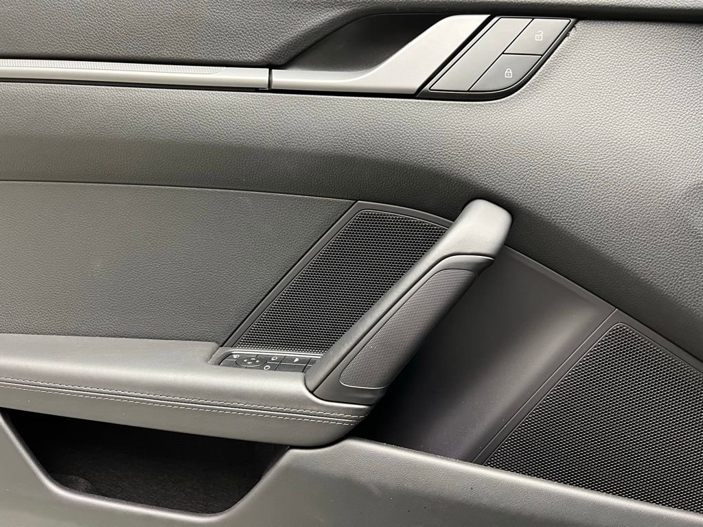 Used 2023 Porsche 911 Carrera image 19