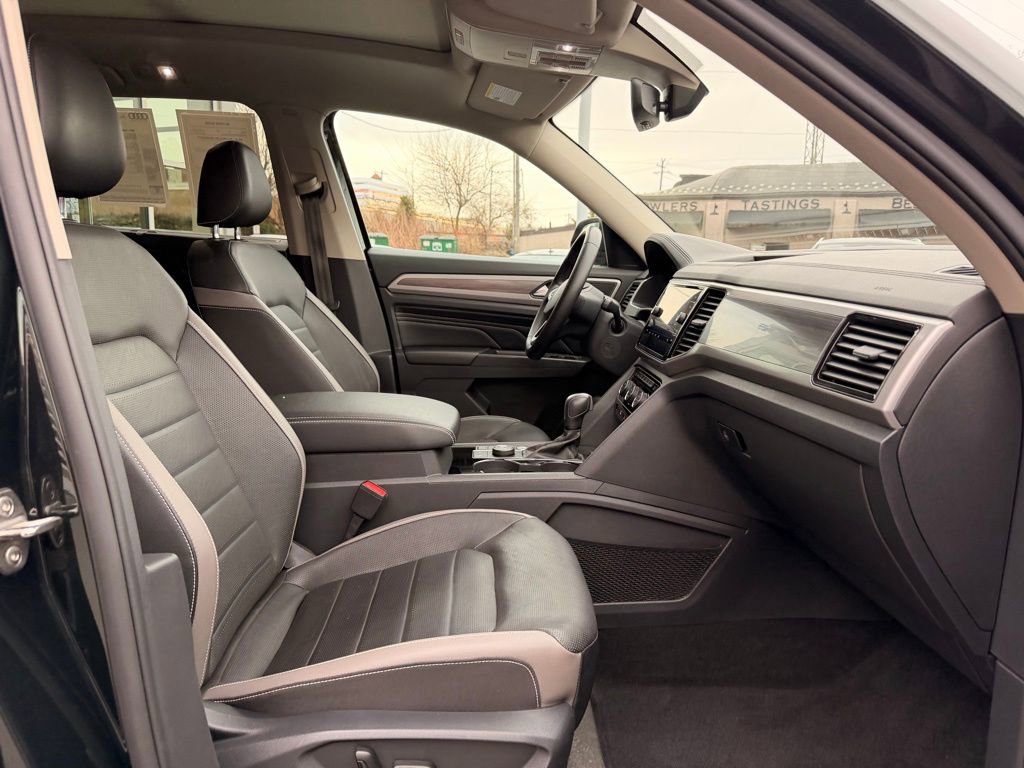 Used 2021 Volkswagen Atlas SEL Premium image 14